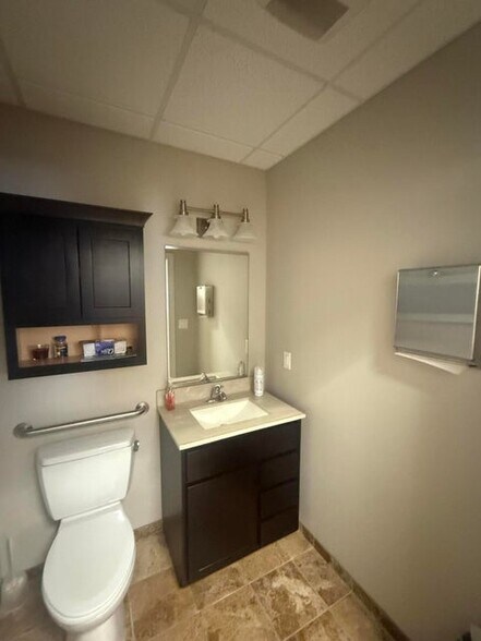 More Photos Of 9421 Joliet St, Saint John Medical For Lease