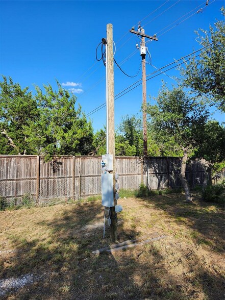 More Photos Of 12716 Fitzhugh Rd, Austin Office For Lease