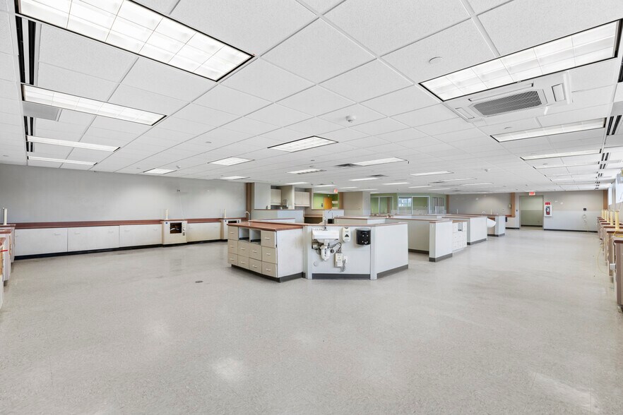 More Photos Of 1123 N Main Ave, San Antonio Medical For Sale