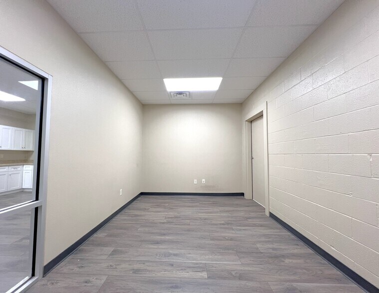 More Photos Of 200 Shannon Rd W, Sulphur Springs Storefront For Lease