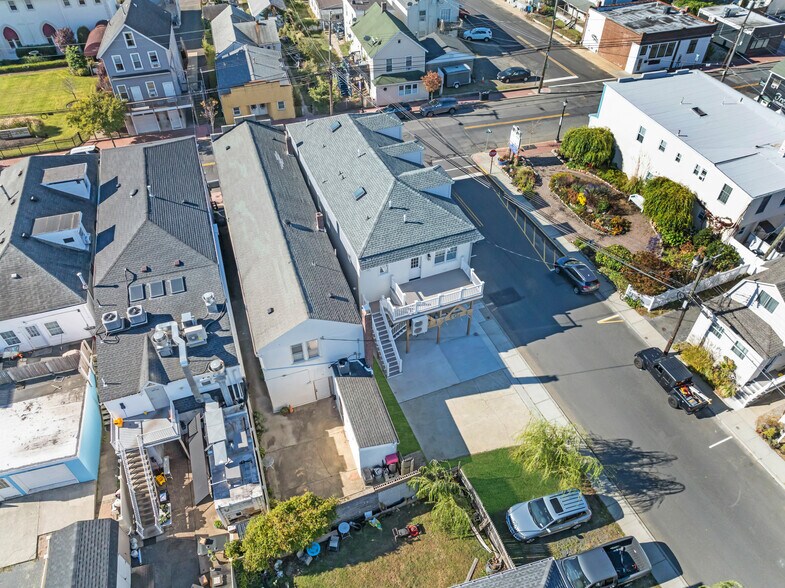 More Photos Of 132 Bay Ave, Highlands Storefront Retail Residential For Lease