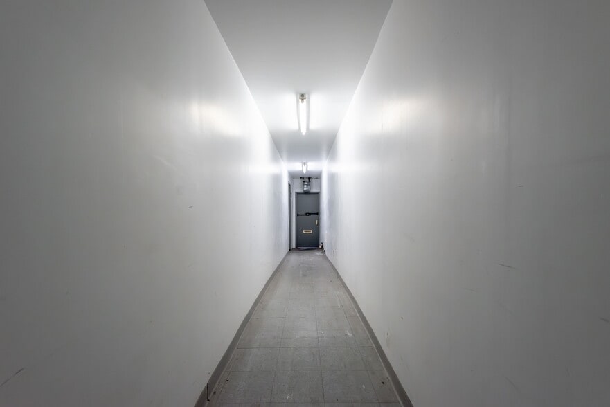 More Photos Of 39 Dobbin St, Brooklyn Warehouse For Sale