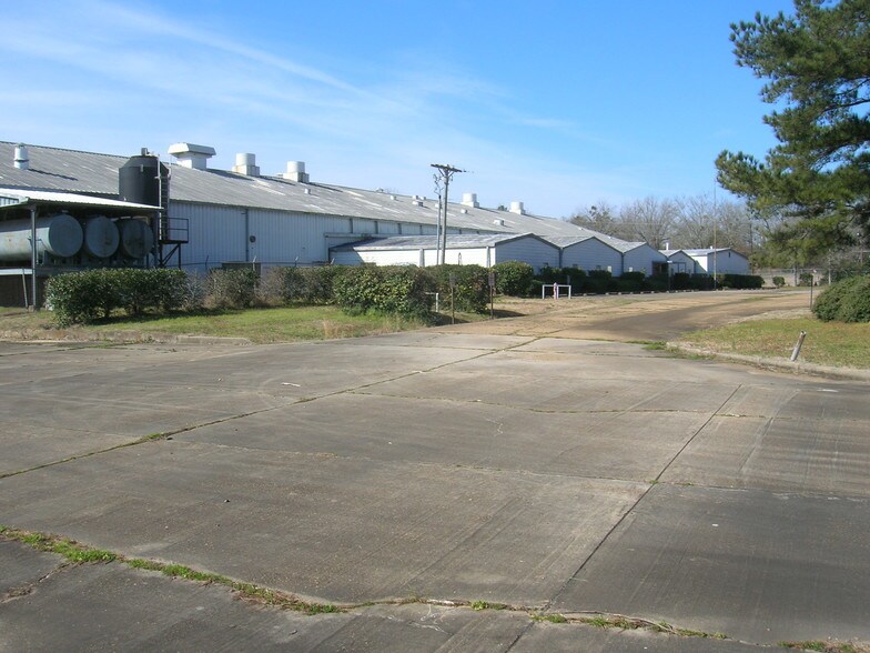 More Photos Of 100 Tubb Ave, West Point Manufacturing For Sale