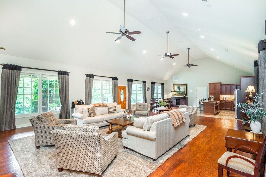 More Photos Of 565 Owens Gin Rd NE, Calhoun Lodge Meeting Hall For Sale