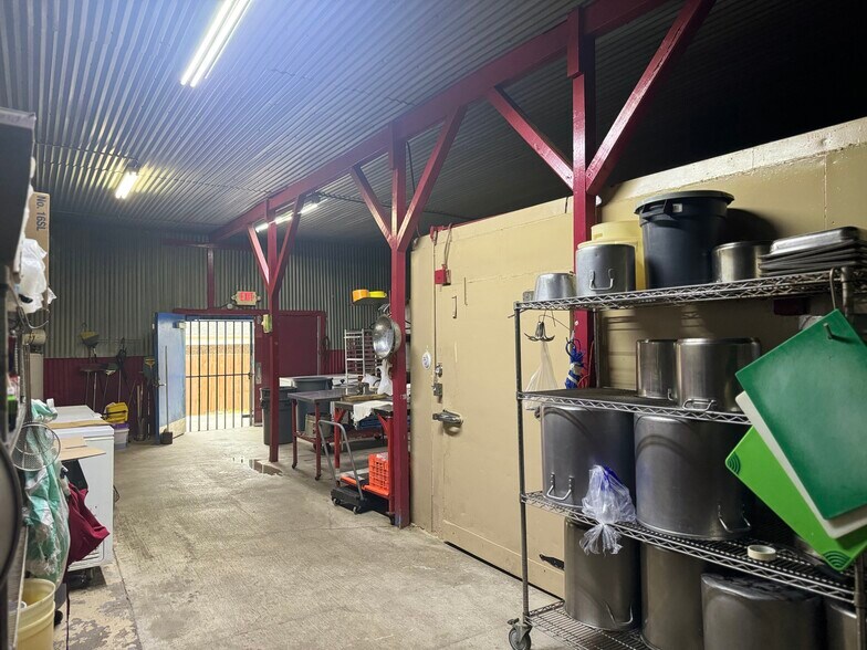 More Photos Of 1617 NW 25th St, Fort Worth General Retail For Sale