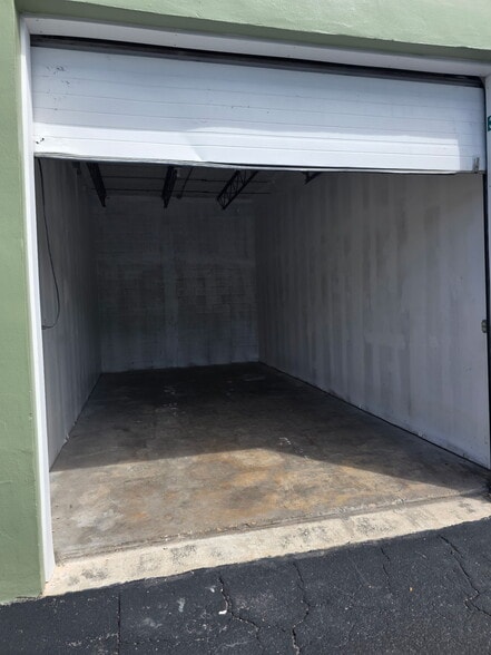 More Photos Of 4800 NE 11th Ave, Oakland Park Self Storage For Sale