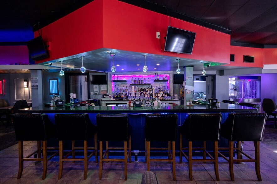 More Photos Of 1525 16th St, Central City General Retail For Sale