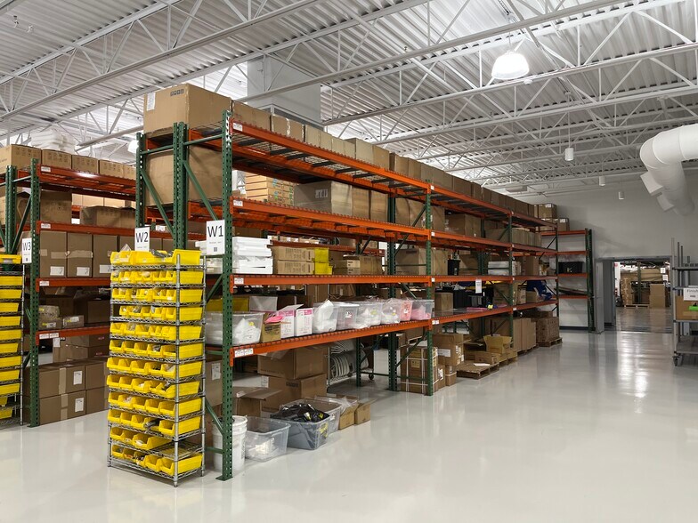 More Photos Of 755 Middlesex Tpke, Billerica Light Manufacturing For Lease