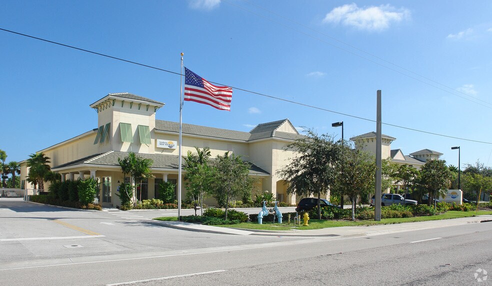 Primary Photo Of 401 Northlake Blvd, North Palm Beach Self Storage For Lease