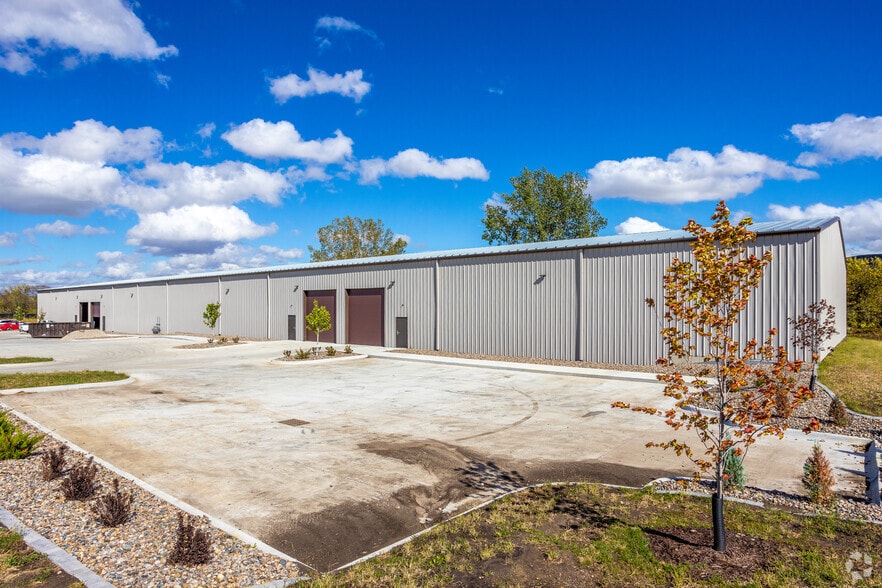 More Photos Of 6717 NE 15th St, Des Moines Warehouse For Lease
