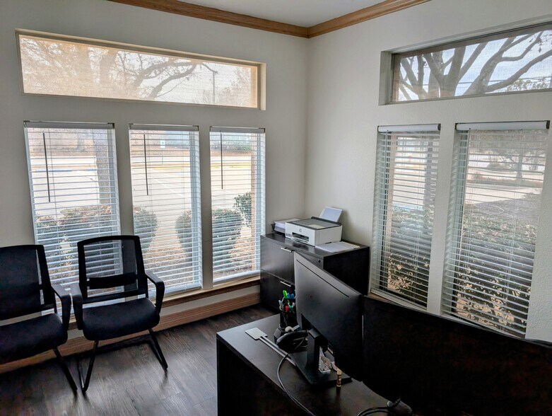 More Photos Of 1705 Forest Ridge Dr, Bedford Medical For Lease