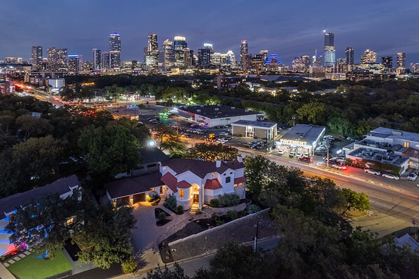 More Photos Of 1300 Bluff St, Austin Flex For Sale