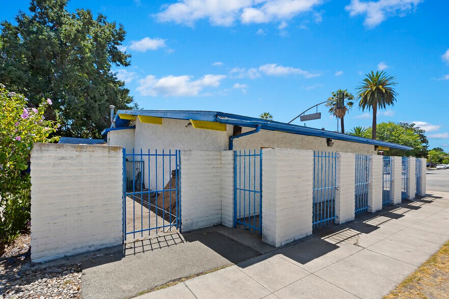 More Photos Of 1192 Garey Ave, Pomona General Retail For Sale
