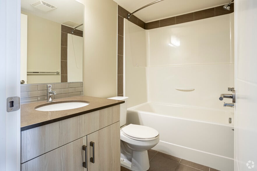 More Photos Of 1235 11th Ave SW, Calgary Apartments For Lease