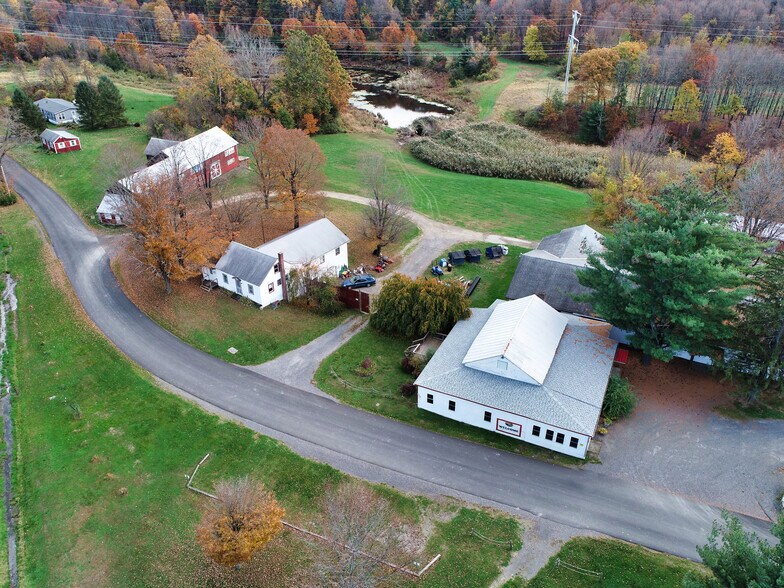 More Photos Of 232 White Oak Rd, Elizaville Specialty For Sale