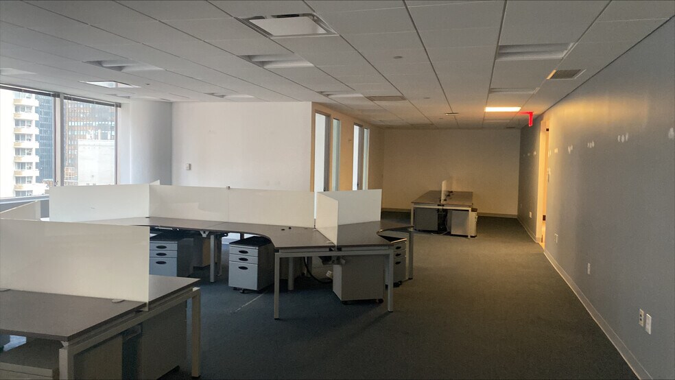 More Photos Of 805 Third Ave, New York Office For Lease