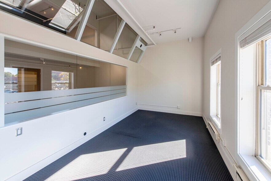 More Photos Of 213-289 E Liberty St, Ann Arbor Office Residential For Lease