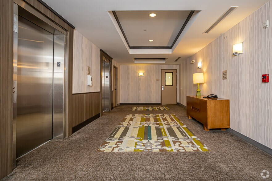 More Photos Of 350 Holiday Square Blvd, Covington Hotel For Sale