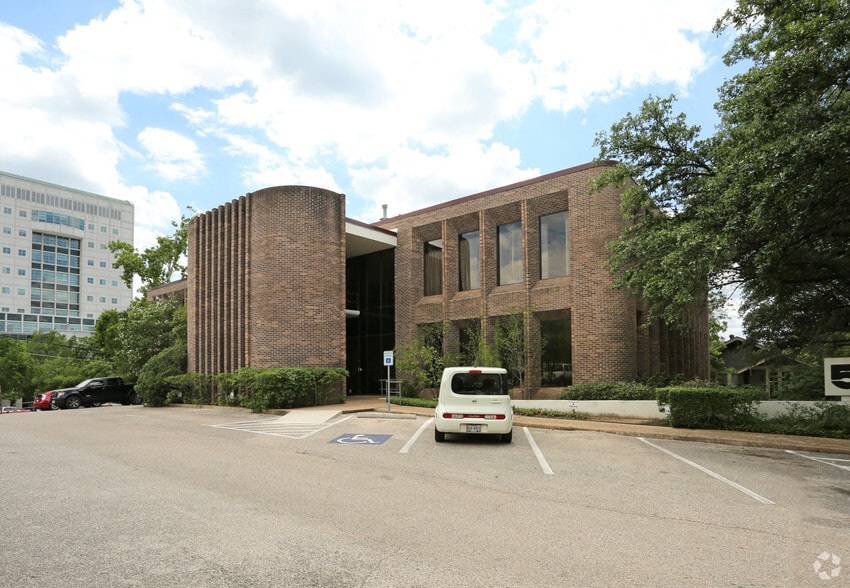 More Photos Of 505 W 12th St, Austin Office For Lease