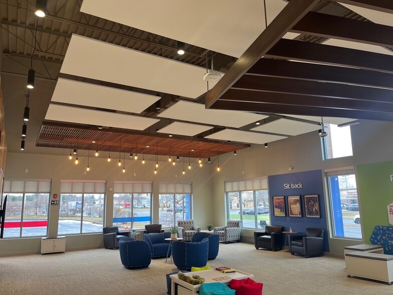 More Photos Of 1487 Pleasant Valley Rd, Manchester Restaurant For Lease