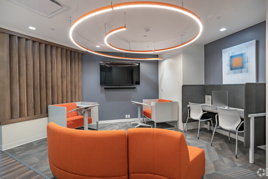 More Photos Of 1530 Wilson Blvd, Arlington Office For Lease