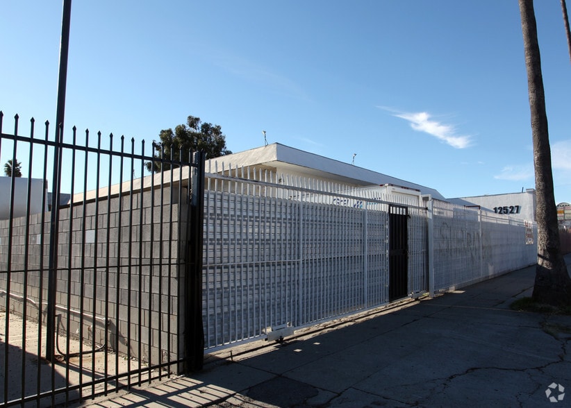 Primary Photo Of 12527 San Fernando Rd, Sylmar Auto Repair For Lease