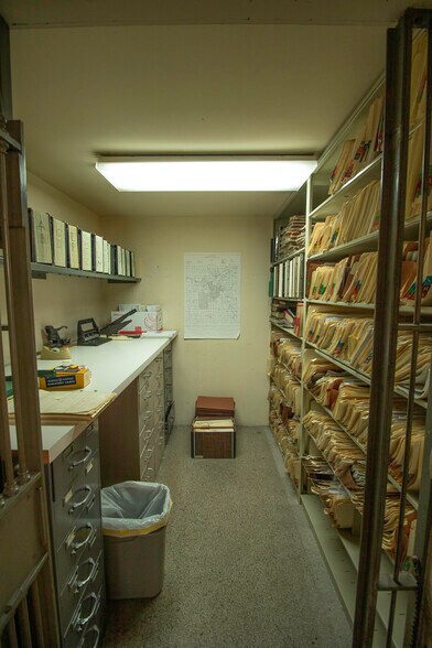 More Photos Of 301 Columbia St, Lafayette Office For Sale