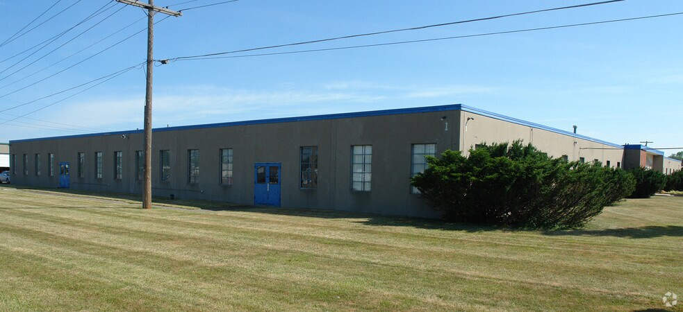 More Photos Of 6085 Court Street Rd, Syracuse Warehouse For Lease