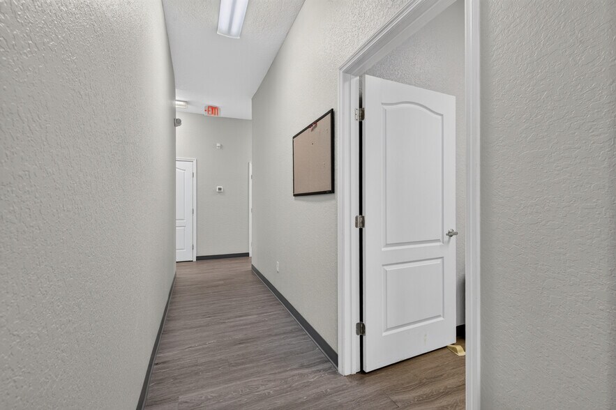 More Photos Of 1275 W Granada Blvd, Ormond Beach Office For Lease
