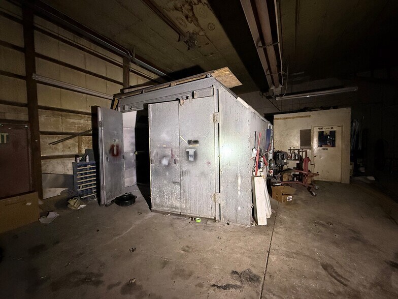 More Photos Of 1008 E Crosstown Pky, Kalamazoo Manufacturing For Sale