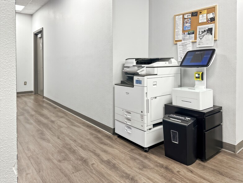 More Photos Of 6300 Riverside Plaza Ln NW, Albuquerque Coworking Space