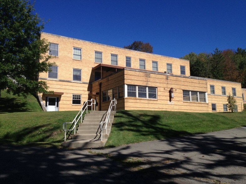 More Photos Of 520 Ruah St, Blossburg Medical For Sale