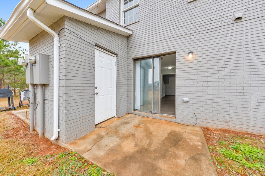 More Photos Of 122 Toby Springs Ln, McDonough Apartments For Sale