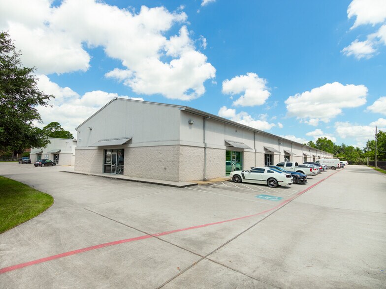 More Photos Of 220 Barren Springs Dr, Houston Warehouse For Lease