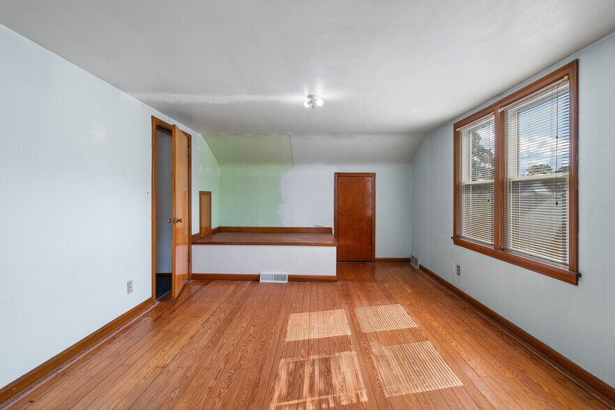 More Photos Of 1850 Whipple Ave NW, Canton Storefront Retail Residential For Sale