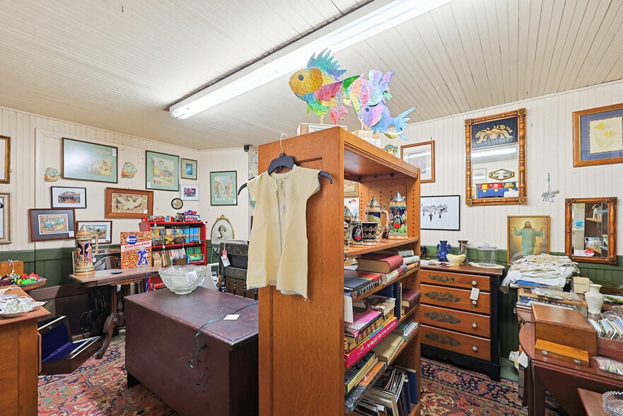 More Photos Of 800 Washington St, Holliston Storefront Retail Residential For Sale