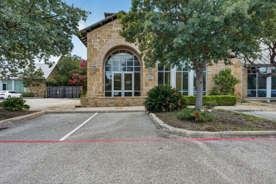 More Photos Of 16007 Via Shavano, San Antonio Office For Sale