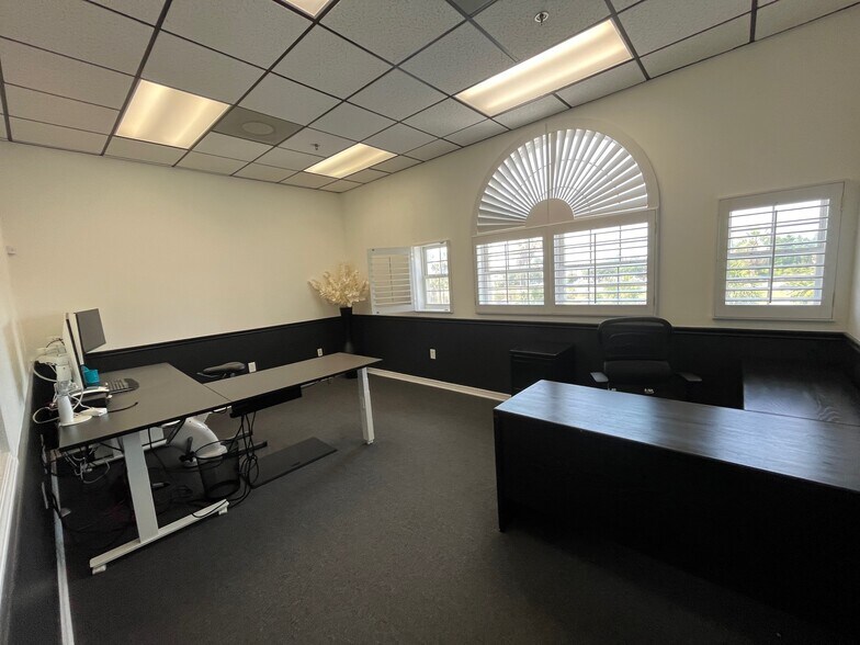More Photos Of 4507 Furling Ln, Destin Loft Creative Space For Sale