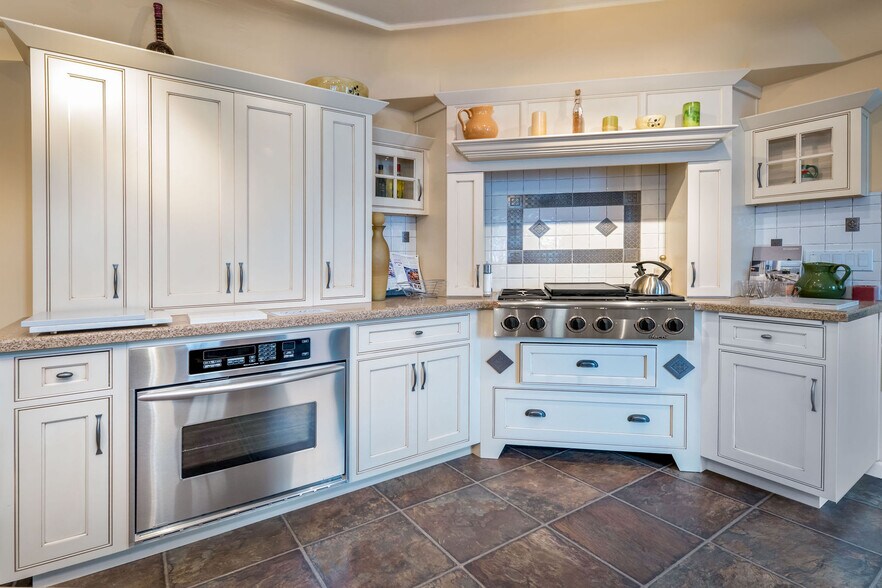 More Photos Of 1072 E Main St, Grass Valley Office For Sale