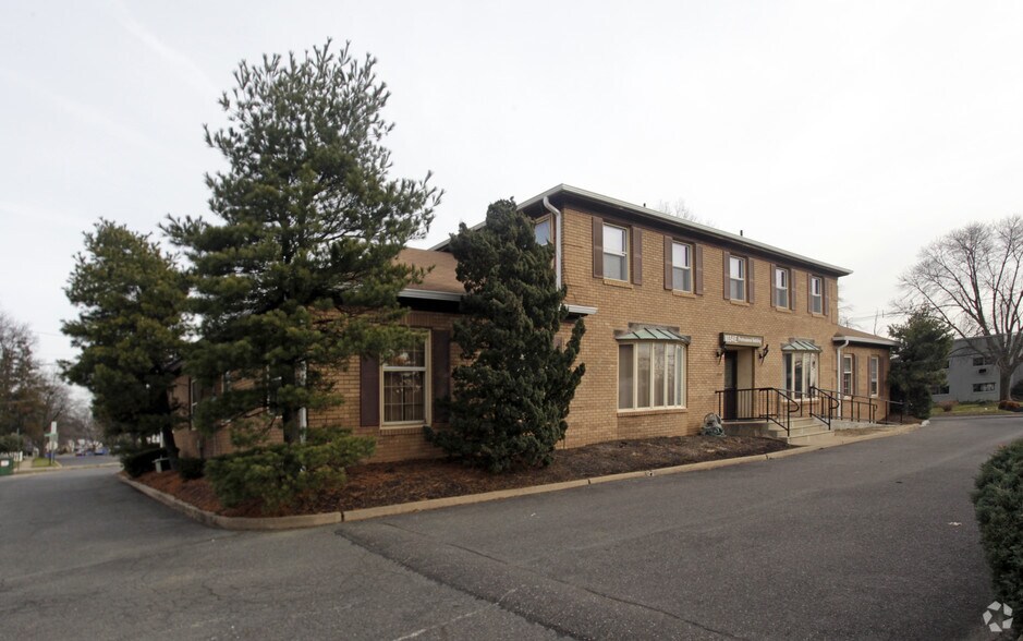 More Photos Of 1034 Marlton Pike E, Cherry Hill Medical For Lease
