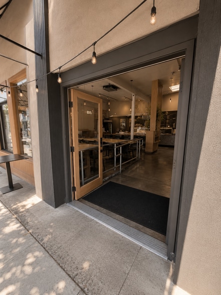 More Photos Of 2301-2309 Main St, Santa Monica Storefront Retail Office For Lease