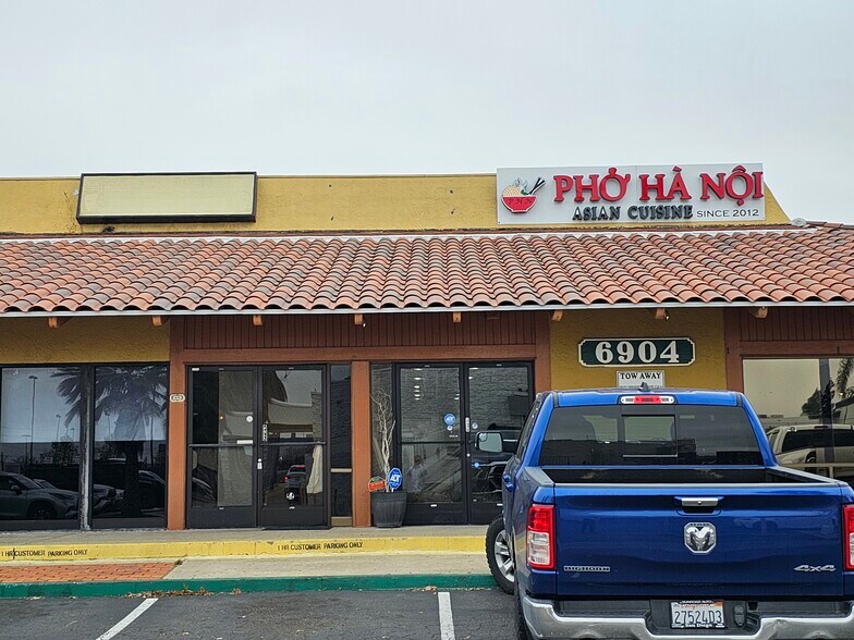 More Photos Of 6904 Miramar Rd, San Diego Storefront For Lease
