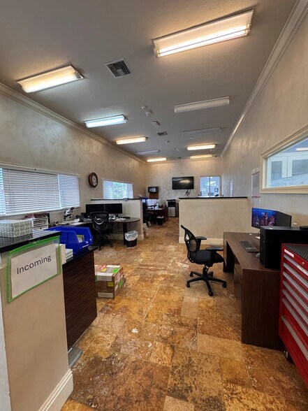 More Photos Of 11430 Tamiami Trl E, Naples Manufacturing For Lease