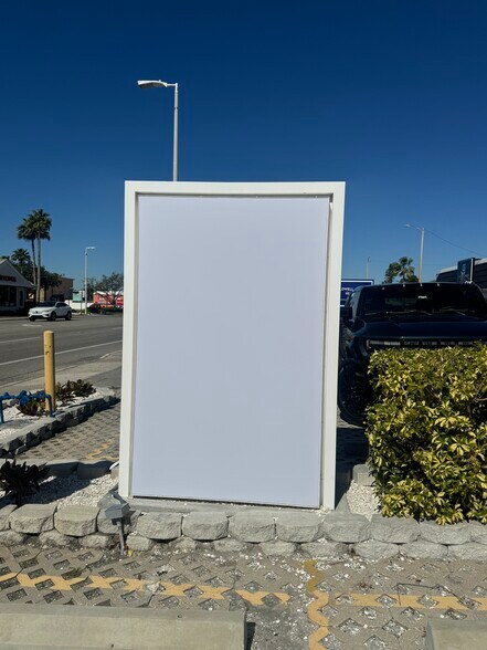 More Photos Of 6455 Gulf Blvd, Saint Petersburg Medical For Lease
