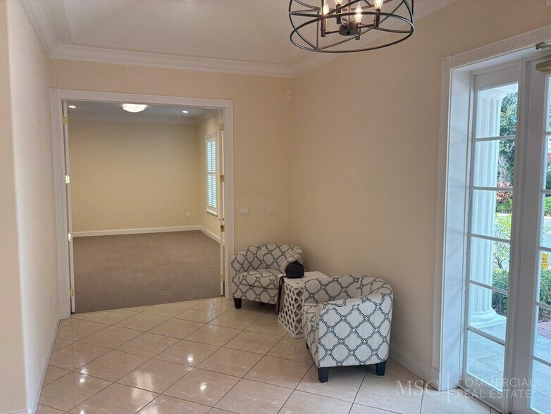 More Photos Of 3192 Fruitville Rd, Sarasota Office For Sale