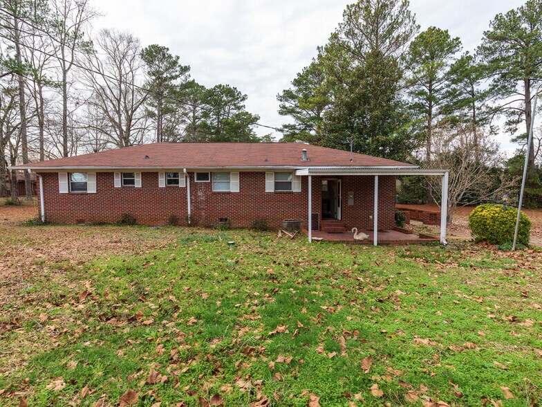 More Photos Of 3346 Us Highway 29, Valley Service Station For Sale