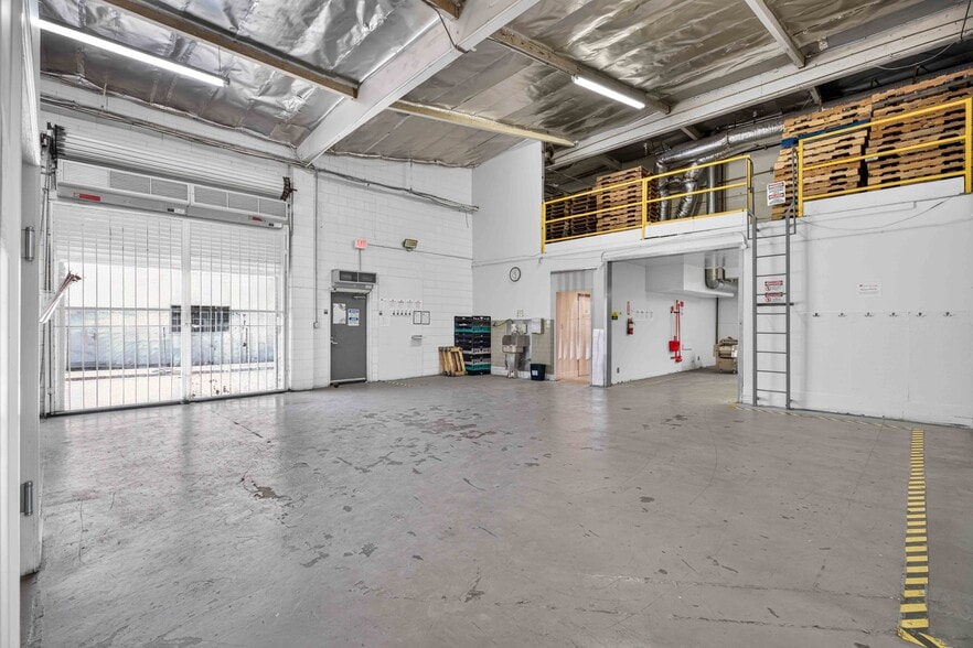 More Photos Of 12220 Rivera Rd, Whittier Warehouse For Lease