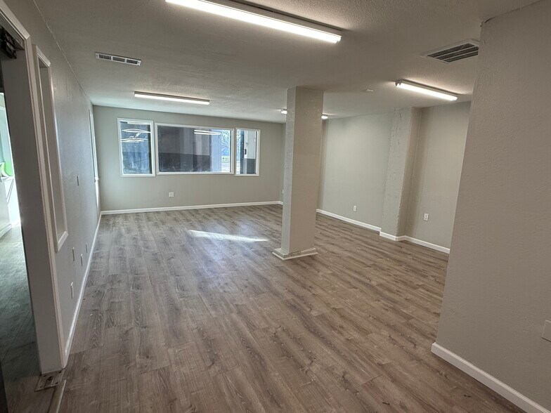 More Photos Of 875 N Stockton St, Lodi Warehouse For Lease