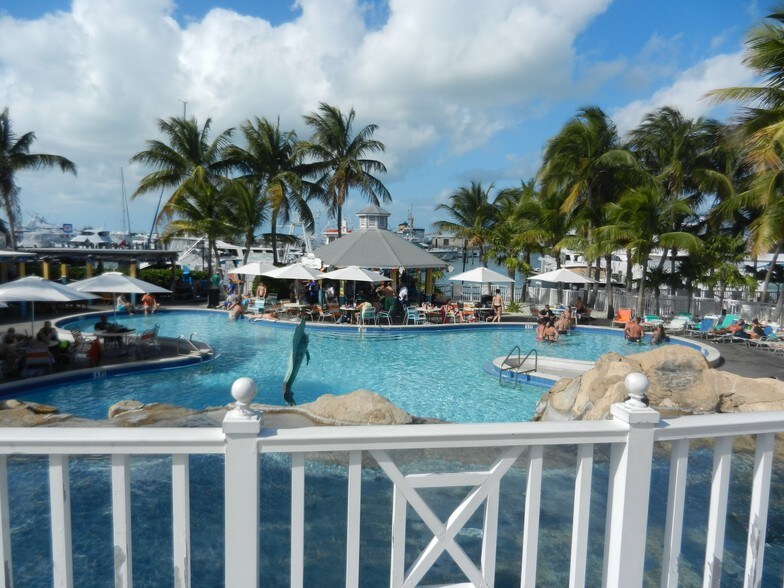 More Photos Of 951-955 Caroline St, Key West Storefront Retail Office For Lease