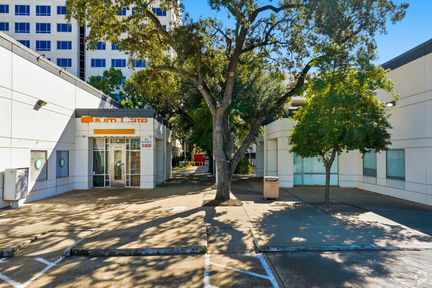 More Photos Of 9801-9819 Bissonnet St, Houston Unknown For Lease